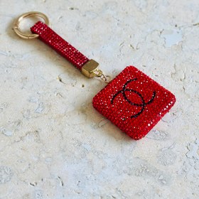 تصویر آویز قرمز 