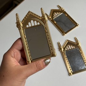 تصویر آیینه نفاق انگیز 