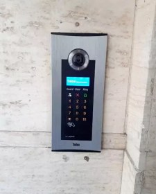تصویر پنل آیفون تصویری تابا مدل TVP-1800 کدینگ کارتی با دوربین CCD 