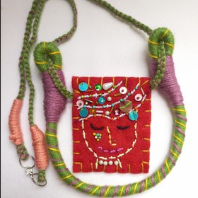 تصویر گردنبند نخ و نمد کد 1 