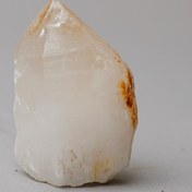 تصویر گوهر سنگ تک بلور کوارتز سفید منشور طبیعی 