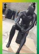 تصویر مانکن مردانه نشسته با صندلی - بدون صندلی 