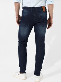 تصویر شلوار جین مردانه تنگ با رنگ تیره برند campus sutra Men's Tapered Dark-Wash Denim Jeans