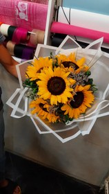 تصویر دسته گل آفتاب گردان 