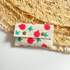 تصویر جای دستمال جیبی دکمه دار طرح انار 