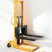 تصویر استاکر دستی با ظرفیت ۲تن و حداکثر ارتفاع ۳متر آریا تجهیز ایران ۰Manual stacker with a capacity of 2 tons and a maximum height of 3 meter