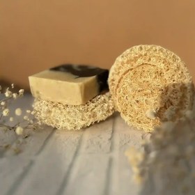 تصویر زیر صابونی لوفا 