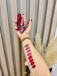 تصویر رژ لب مایع 