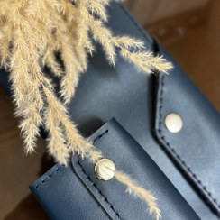 تصویر کیف پول کتی چرم گاوی رنگ سرمه ای 