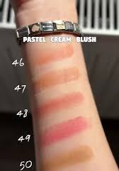 تصویر رژگونه کرمی پاستل - ۴۱ 