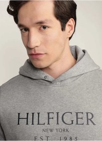 تصویر هودی با جزئیات جیب لوگو برند Tommy Hilfiger Logo Pocket Detail Hoodie