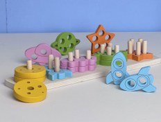 تصویر مونته سوری مستطیلی سه لایه با 5 ستون و اشکال فضایی 