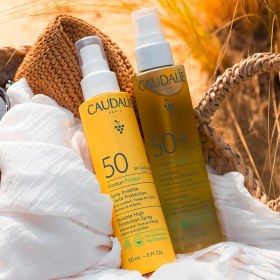 تصویر اسپری ضد آفتاب بی رنگ کدلی SPF50 حجم 150 میلی لیتری 