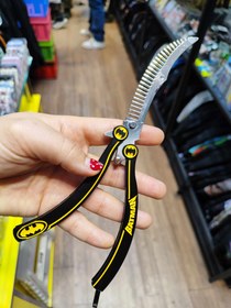 تصویر شونه باترفلای فلزی مدل بتمن | شونه پروانه‌ای فیدجتی خفن خرید شونه باترفلای فلزی مدل بتمن | شونه پروانه‌ای فیدجتی (Butterfly Comb)