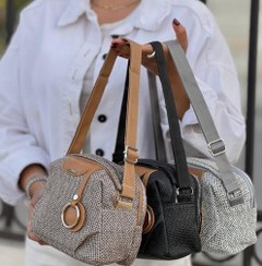 تصویر کیف پاسپورتی زنانه دو زیپ | کیف دوشی سبک و جادار روزمره - قهوه ای 