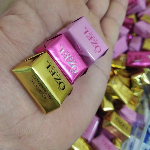 Semiz ayol tort oyoqqa turdi (foto) Semiz ayol tort oyoqqa turdi (foto)