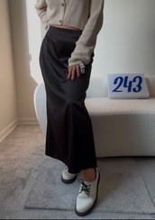 تصویر دامن ساتن مشکی 