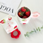 تصویر ماگ توت فرنگی دسته گلی زئوماگ 