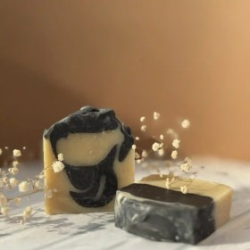 تصویر صابون زردچوبه و زغال 