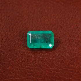 تصویر نگین زمرد کد 30149 Emerald stone