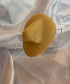 تصویر پرسینگ بینی حلقه ای تک نگین 