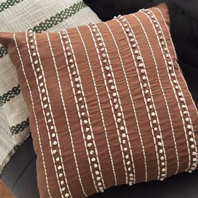 تصویر کوسن آجری دستدوز 