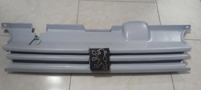 تصویر جلو پنجره پژو ۲۰۰۰ رنگ عنابی 