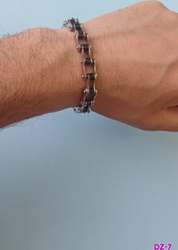 تصویر دستبند زنجیری 
