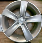 تصویر رینگ فابریک سایز ۱۸ نقره‌ای هیوندایی IX55 Original wheel size 18" Silver Hyundai ix55