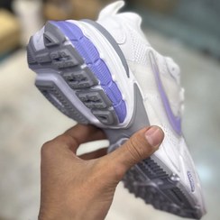 تصویر کفش Nike v2k سفید بنفش زنانه 