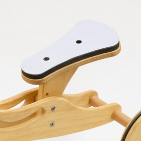 تصویر سه چرخه چوبی 