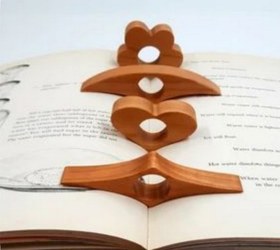 تصویر بوک مارک یا نشان کتاب چوبی Wooden bookmark or book mark