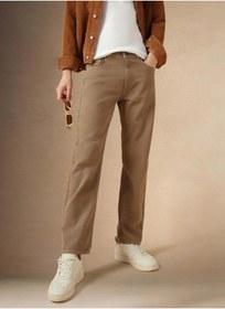 تصویر شلوار جین مردانه بژ با فیت راحت - راحتی کلاسیک برای استفاده روزمره برند dennis lingo Men's Beige Relaxed Fit Jeans - Everyday Classic Comfort