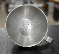 تصویر قیف استیل صافی دار (قطر دهانه 11 سانتیمتر) 