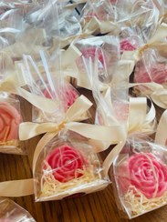 تصویر شمع گل رز با بسته بندی 