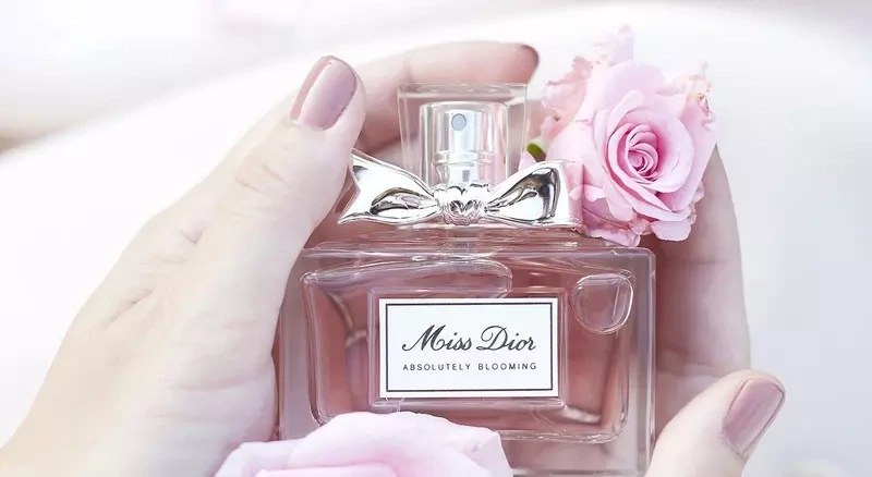 Miss dior shop absolutely blooming