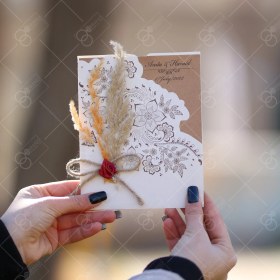 تصویر کارت عروسی گل خشک و پاپیون کنف Ganina 