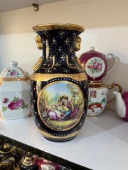 تصویر گلدان چینی سورمه ای 