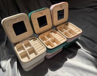 تصویر نظم دهنده جواهرات مخمل آینه دار Mirrored velvet jewelry organizer