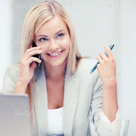 تصویر عکس با کیفیت دختر در حال مکالمه 