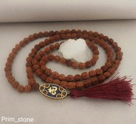تصویر رودراکشا سایز ۸ همراه با مهره تبتی Rudraksha mala