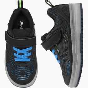 تصویر کفش ورزشی پسرانه با جزئیات مش و نورانی با بند چسبی برند juniors Boys Mesh Detail Light-Up Sneakers With Hook And Loop Closure