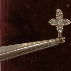 تصویر پیریسینگ بینی 