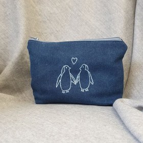 تصویر کیف آرایش پنگوئن های عاشق آرنگ و یاسمین 