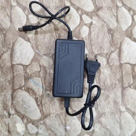 تصویر آداپتور دوربین مداربسته Q PLUS 12V 2A Adaptor 12V 2 A