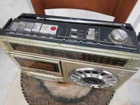 تصویر رادیو ضبط قدیمی ژاپنی 