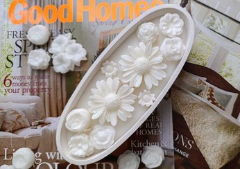 تصویر شمع قایقی گل بابونه شاین دار سفید شمع قایقی گل بابونه شاین دار کرم