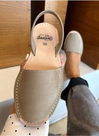 تصویر صندل تخت نبوک مردانه با بند پشتی خاکستری مدل منورکا برند bibibs & co Menorca Nubuck Flat Sandals Sling Back Grey