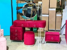 تصویر میز آرایش پایه آستیل ۳۰۴ با آینه هدلایت 