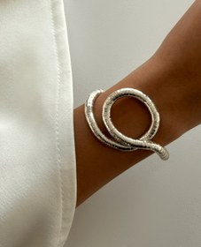 تصویر دستبند Curvia 